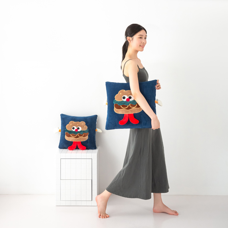 亿瞬间牛奶绒贴布绣抱枕被