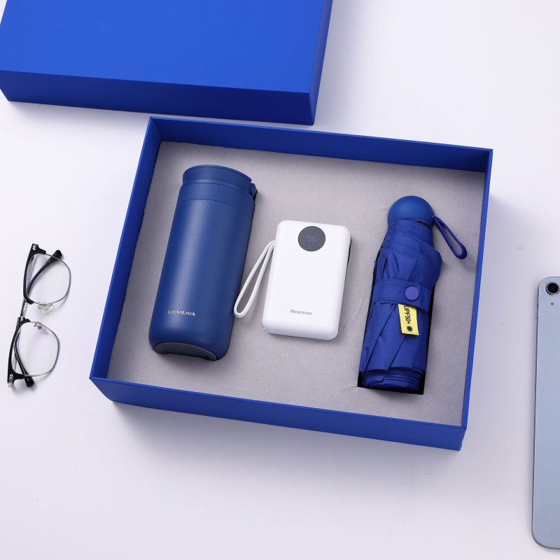 乐扣卡乐两用保温杯充电宝雨伞三件套