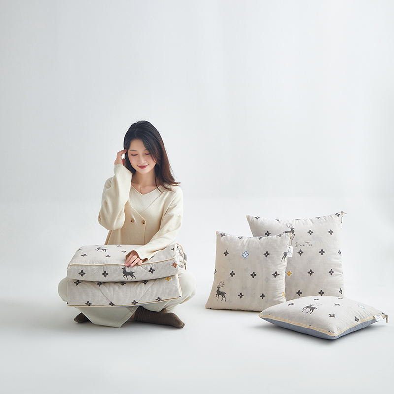 亿瞬间泡芙棉抱枕被