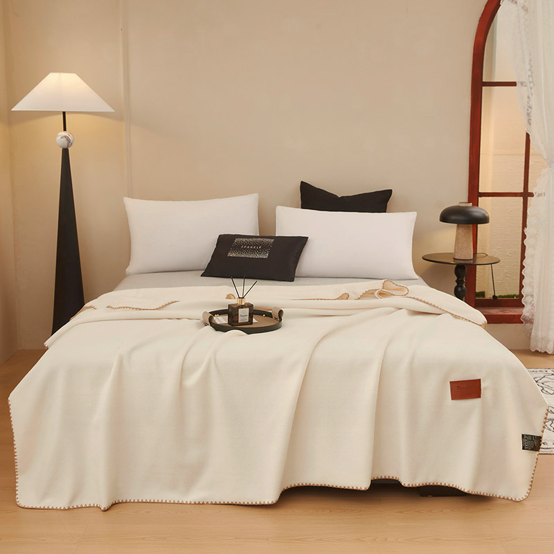 百丽安娜四季轻奢毯-奶白色