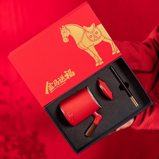 开门红年会礼品金马送福办公杯+笔套装