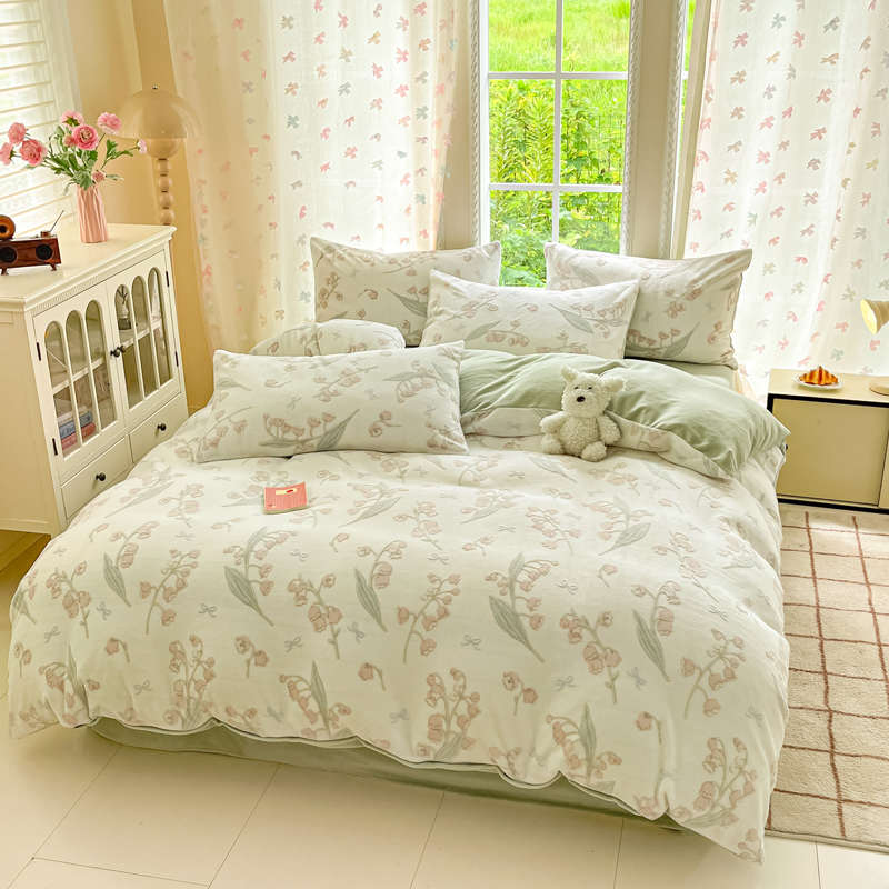 百丽安娜浮雕绒四件套--舞蝶玲珑绿