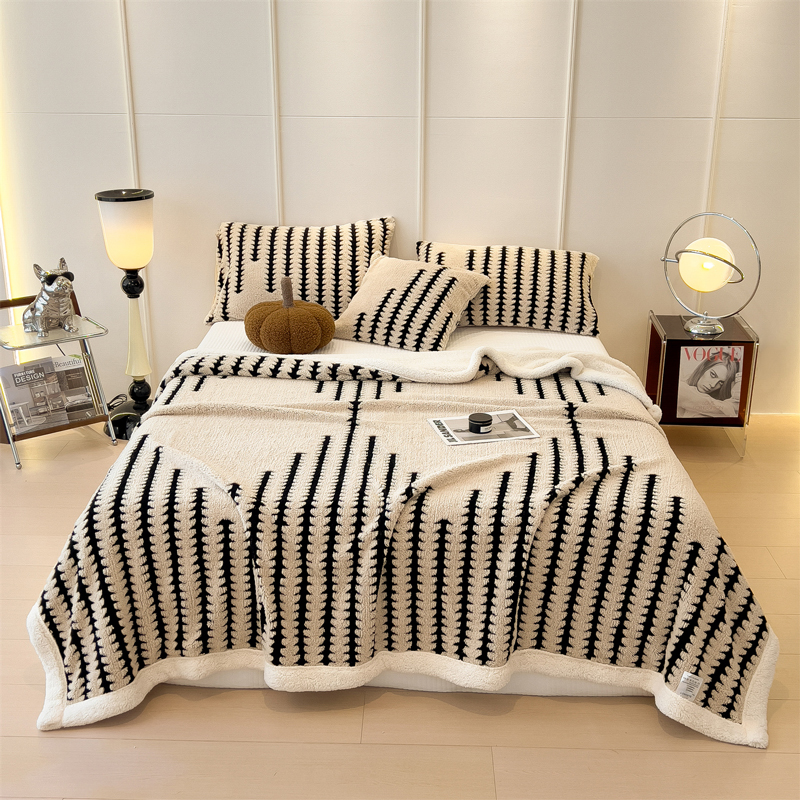 百丽安娜云杉羊羔绒盖毯-卡其