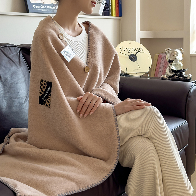 花花公子-家居家纺-欧式轻奢羊棉绒多功能披肩盖毯